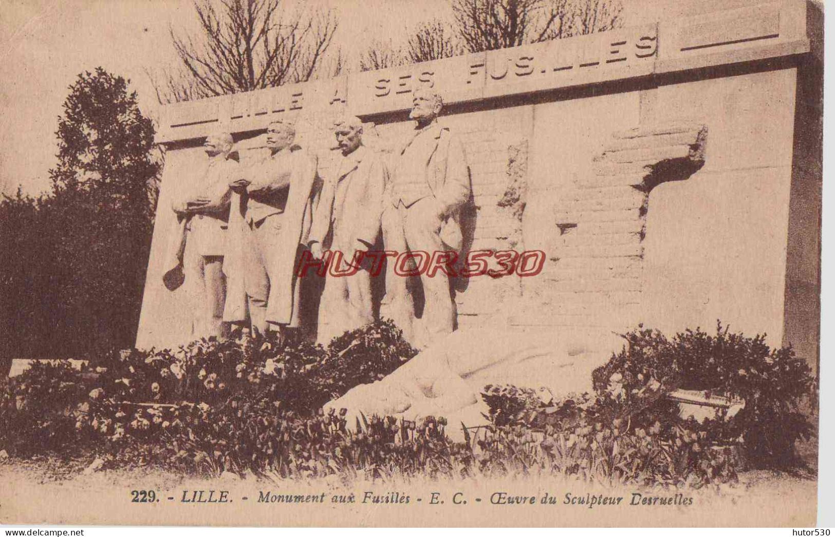 CPA LILLE - MONUMENT AUX FUSILLES - Lille
