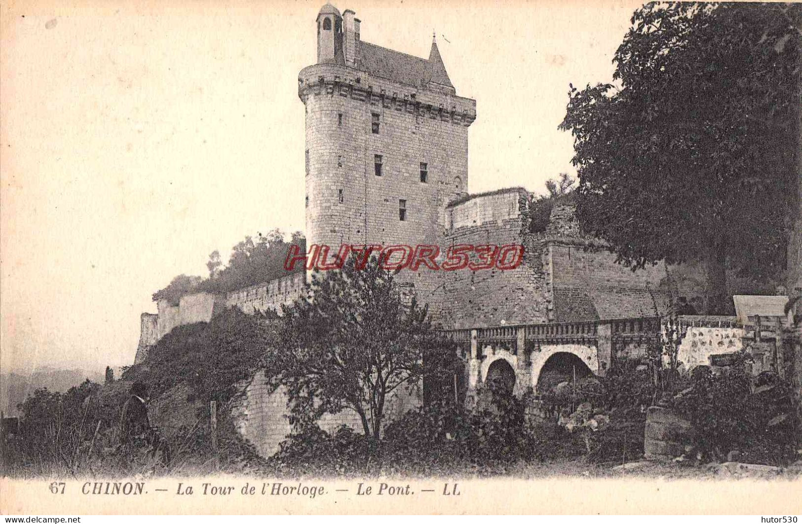 CPA CHINON - LA TOUR DE L'HORLOGE - Chinon