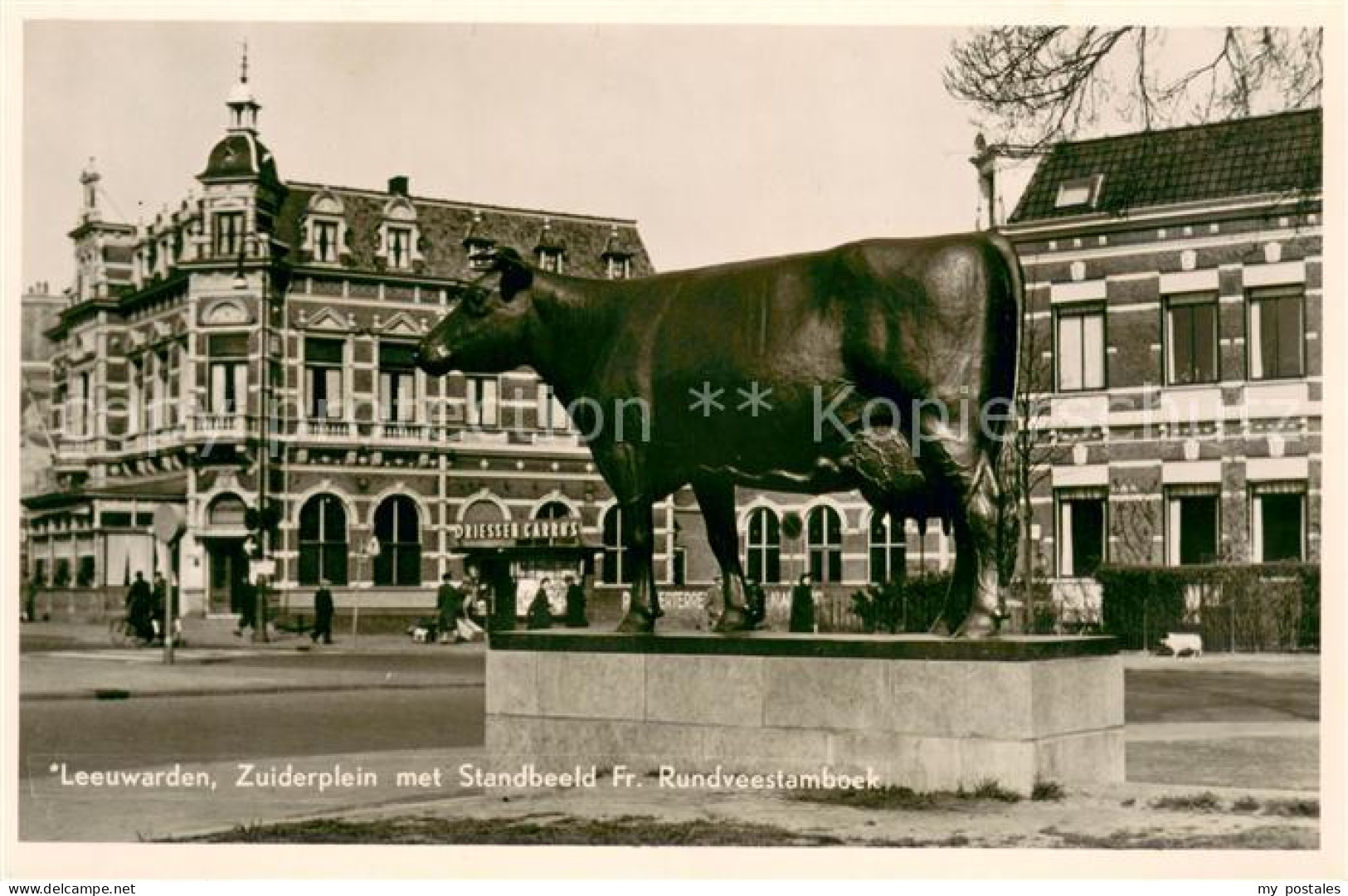 73647078 Leeuwarden Zuiderplein Met Standbeeld Fr. Rundveestamboek Leeuwarden - Other & Unclassified