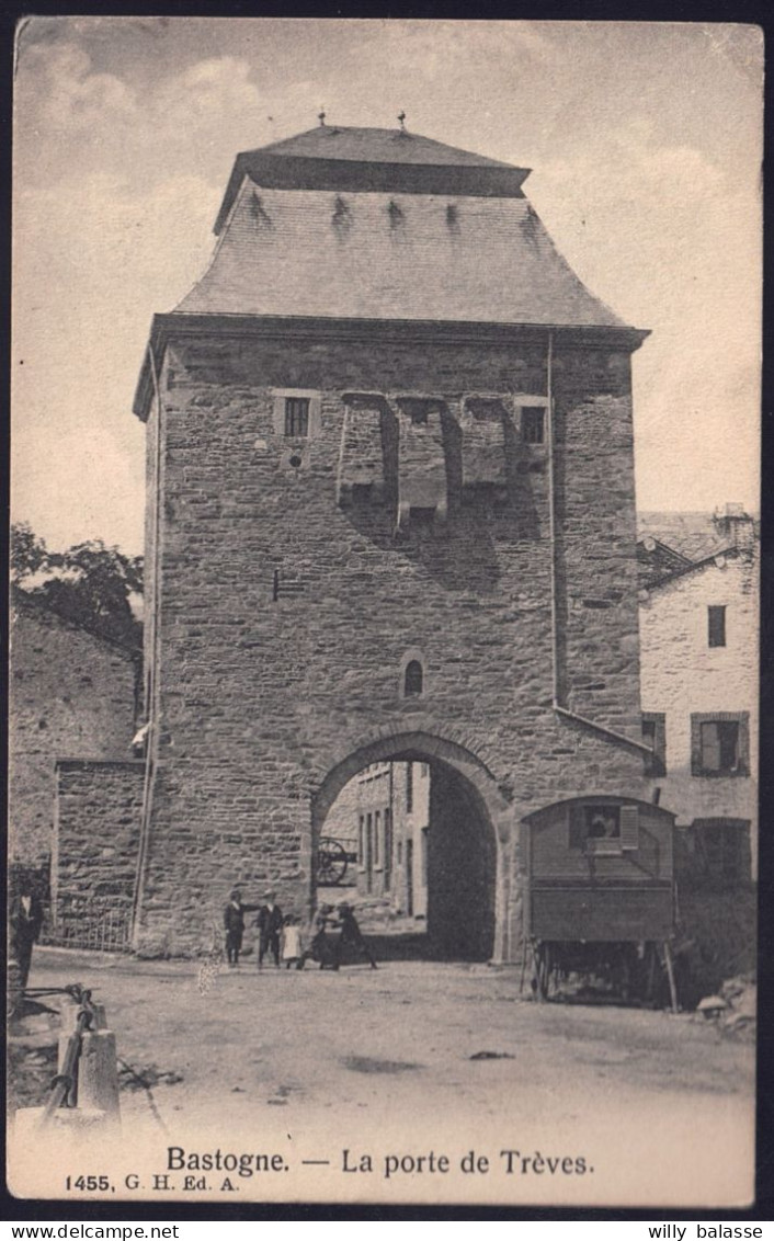 +++ CPA - BASTOGNE - Porte De Trèves - Roulotte ?  // - Bastogne