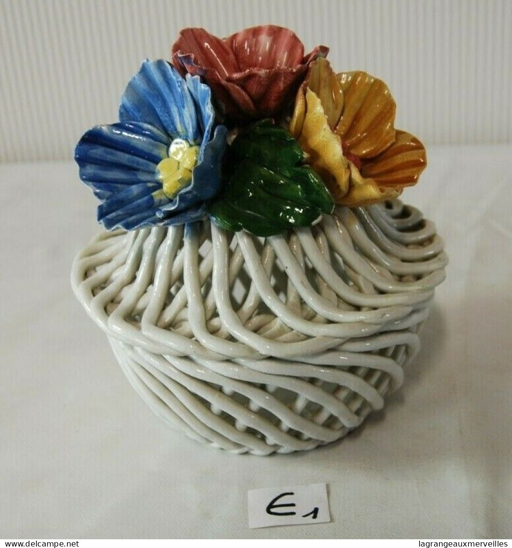 E1 Ancien Vase En Céramique Ajourée - Décor Floral - Vazen