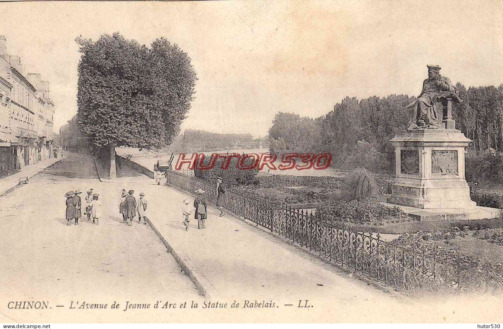 CPA CHINON - AVENUE JEANNE D'ARC - Chinon