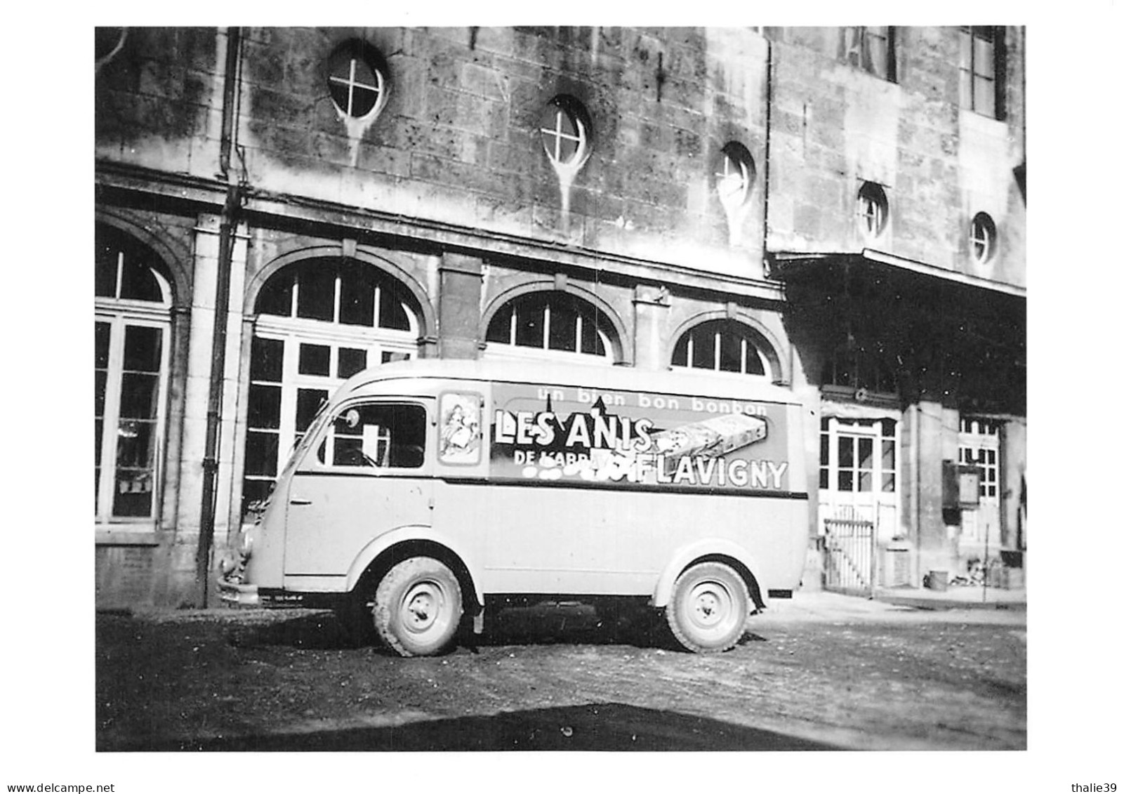 Camion Fourgon Renault 1000 Kg Publicité Anis De Flavigny Sur Ozerain - Transporter & LKW