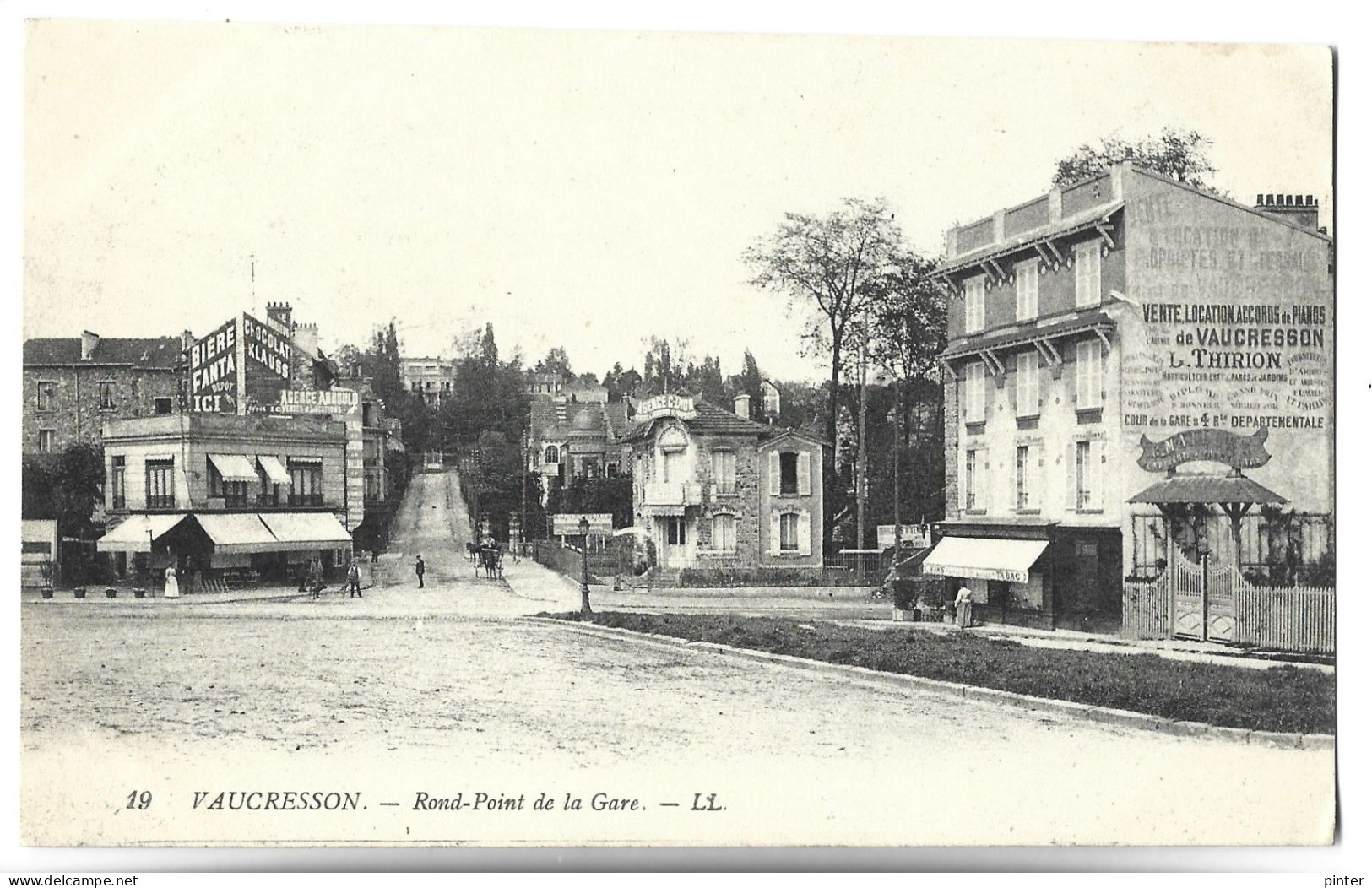 VAUCRESSON - Rond Point De La Gare - Vaucresson