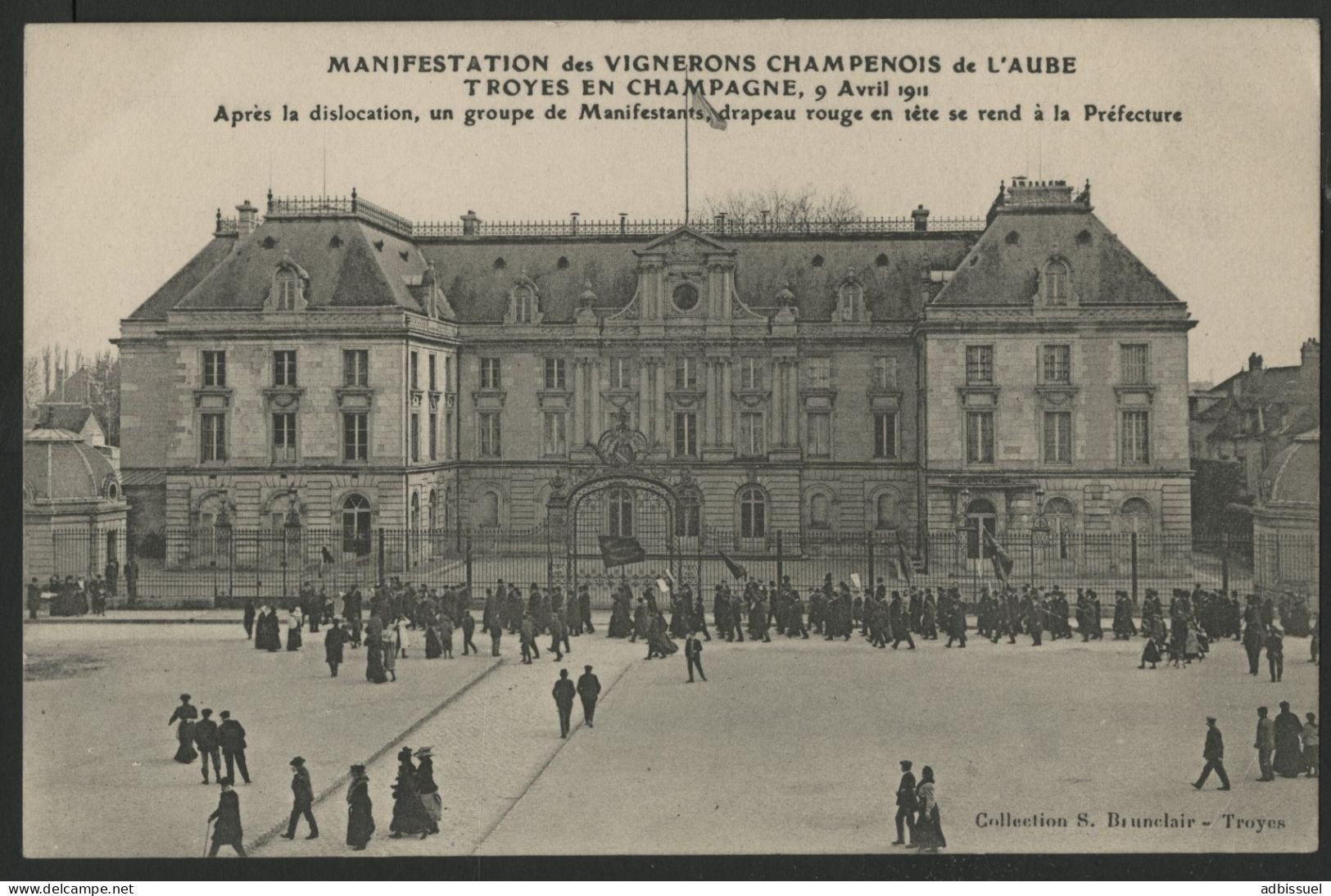 Manifestations Viticoles Champagne, Après La Dislocation, Un Groupe De Manifestant Se Rend à La Préfecture - Troyes