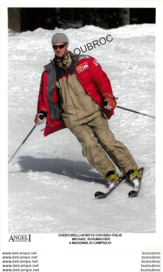 MICHAEL SCHUMACHER EN ITALIE 01/2001 A MADONNA DI CAMPIGLIO  PHOTO DE PRESSE AGENCE  ANGELI 27 X 18 CM - Célébrités