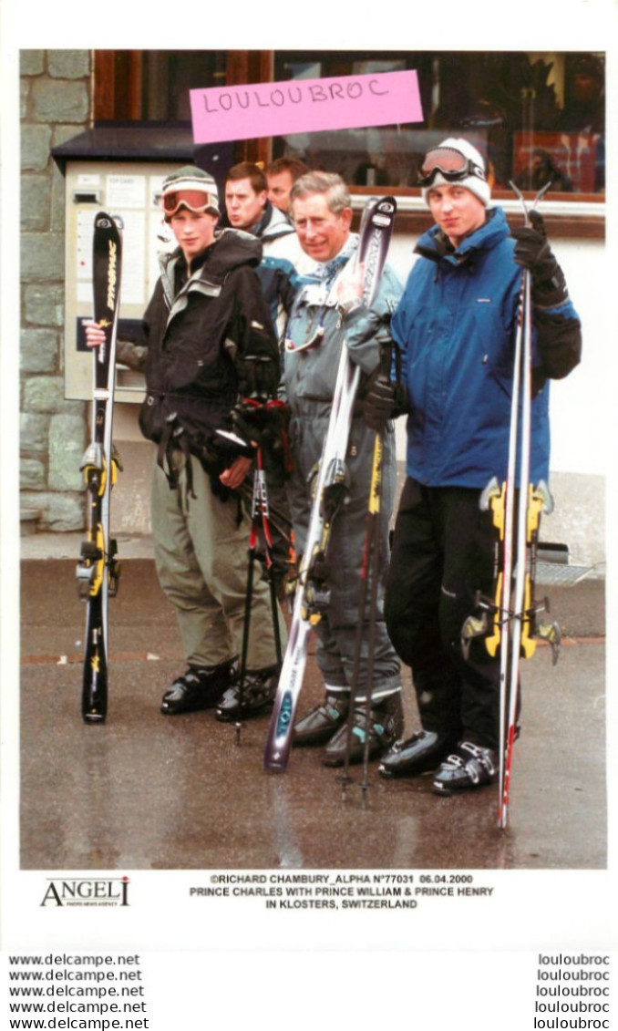 LE PRINCE CHARLES AVEC SES ENFANTS HARRY ET WILLIAM A KLOSTERS  04/2000 PHOTO DE PRESSE AGENCE  ANGELI 27 X 18 CM Ref1 - Berühmtheiten