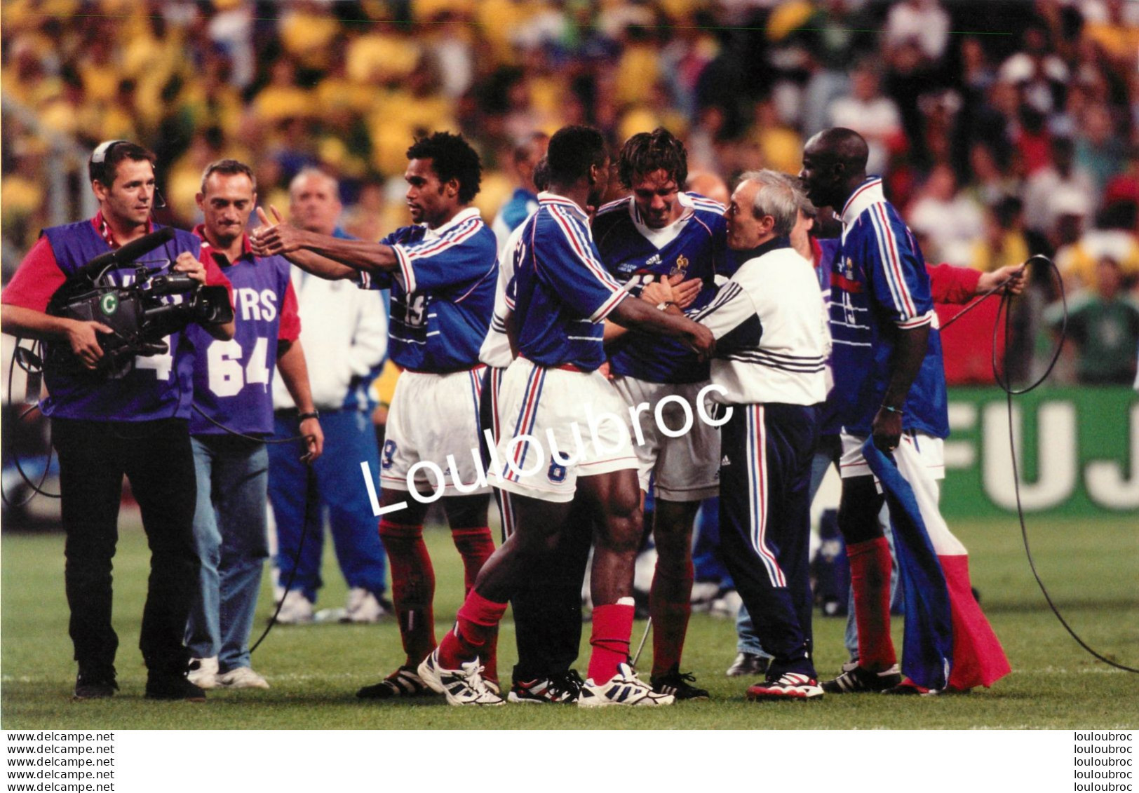 FINALE DE LA COUPE DU MONDE 1998 PHOTO DE PRESSE AGENCE  ANGELI 27 X 18 CM Ref17 - Deportes