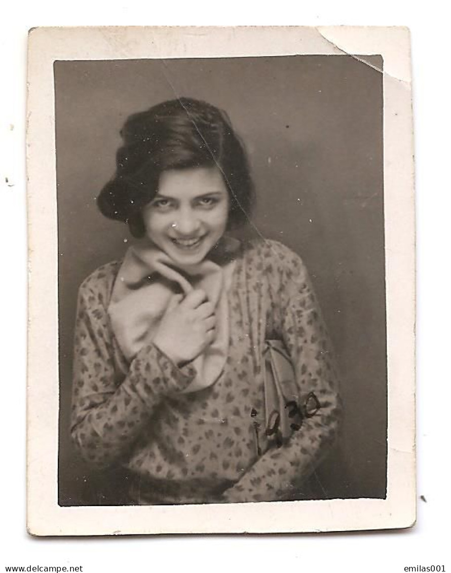 Photo Originale , Femme , Dim. 4,0 Cm X 5.5 Cm - Anonymous Persons