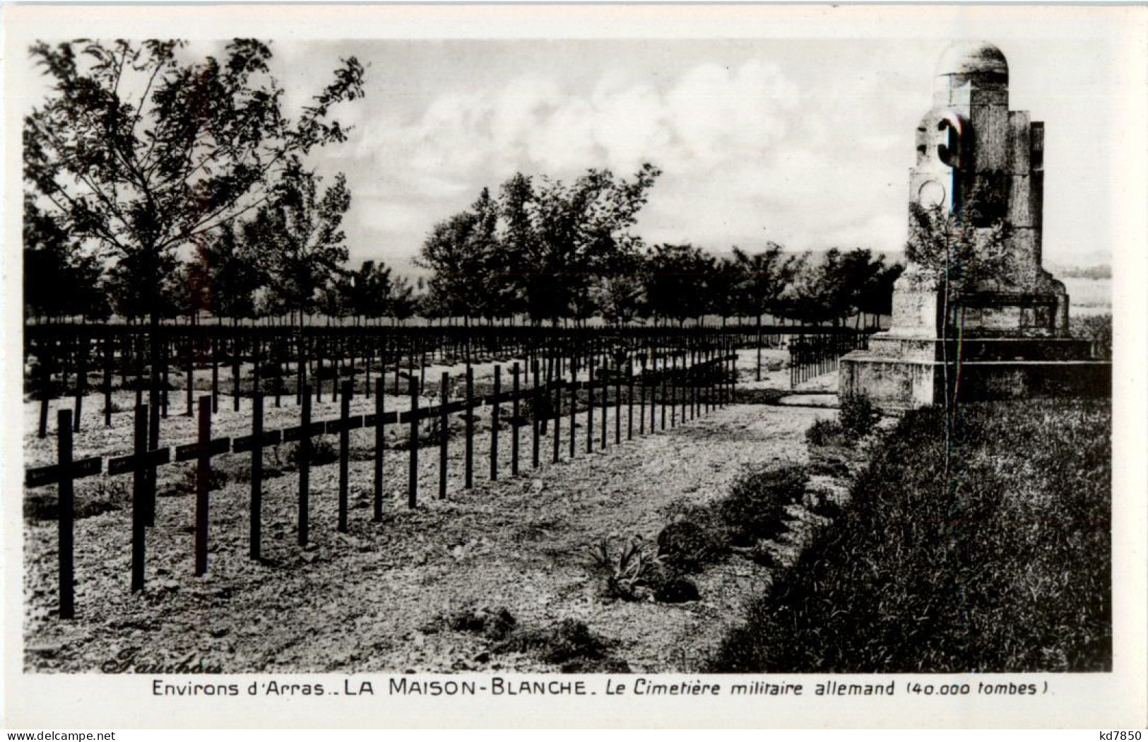 Arras - La Maison Blanche - Cimetiere Militaire Allemand - Soldatenfriedhöfen