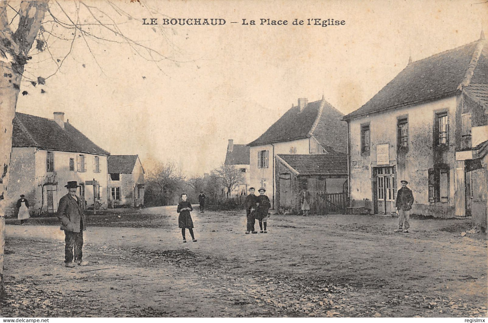 03-LE BOUCHAUD-PASSANTS PLACE DE L EGLISE-N°2040-C/0263 - Other & Unclassified
