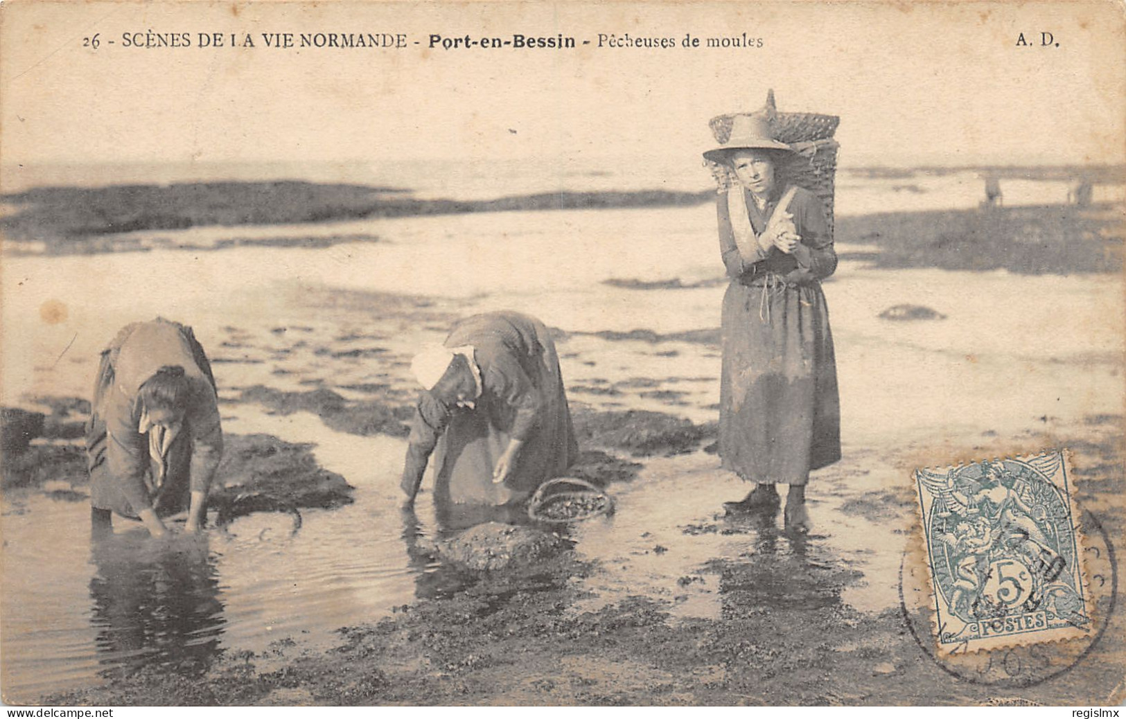 14-PORT EN BESSIN-PECHEUSES DE MOULES-N°2041-A/0309 - Port-en-Bessin-Huppain