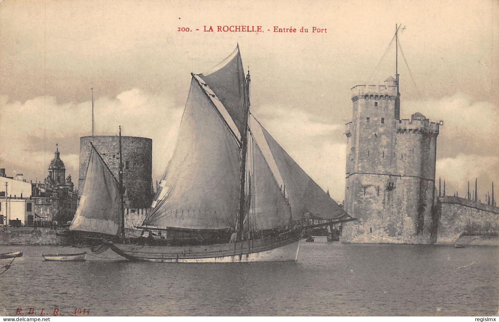 17-LA ROCHELLE-ENTREE DU PORT-N°2041-C/0277 - La Rochelle