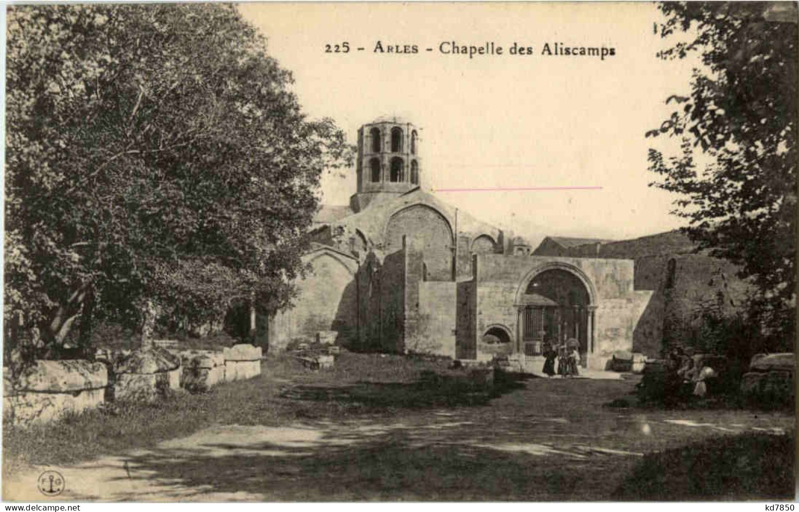 Arles - Chapelle Des Aliscamps - Arles