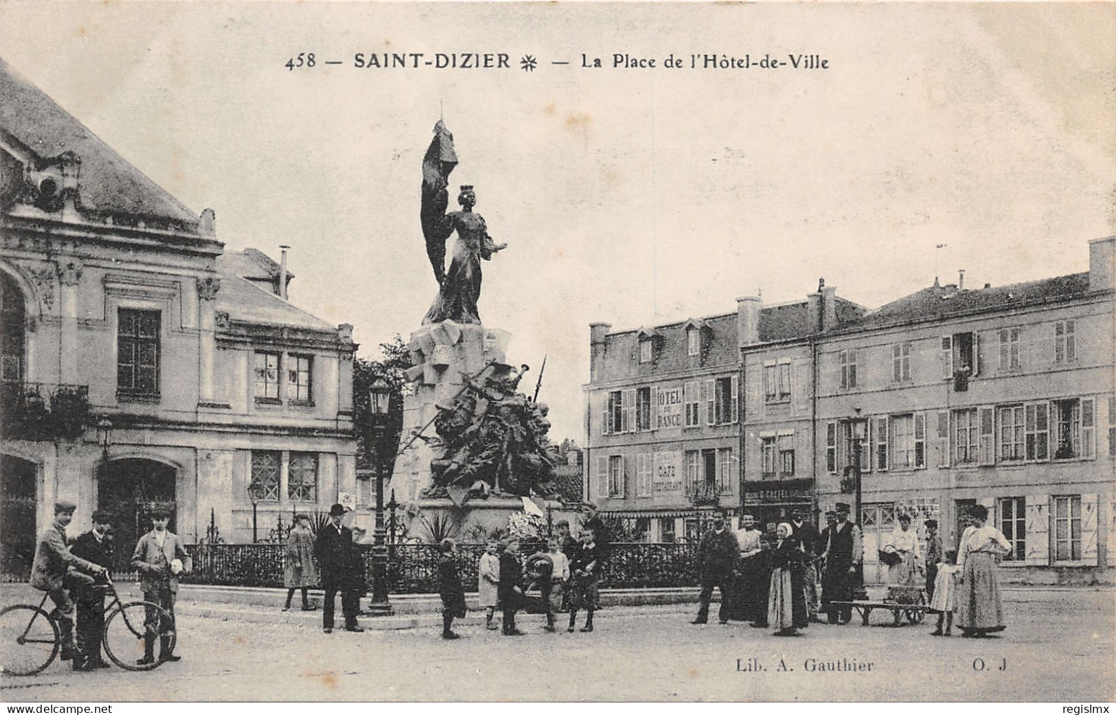 52-SAINT DIZIER-PLACE DE L HOTEL DE VILLE-N°2044-F/0243 - Saint Dizier