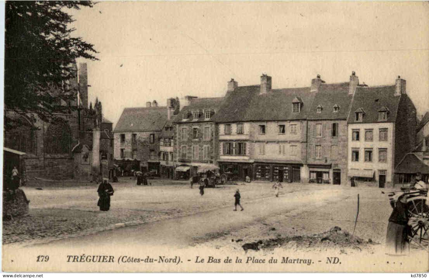 Treguier - La Bas De La Place Du Martrag - Sonstige & Ohne Zuordnung