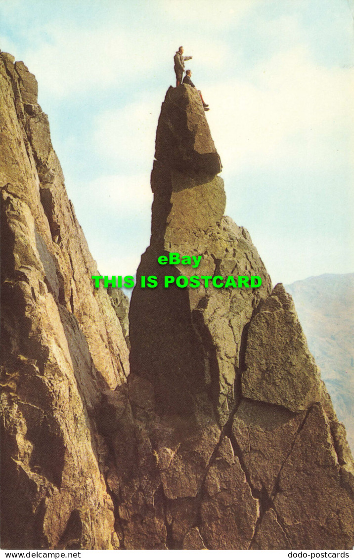 R574847 English Lakes. Climbing Napes Needle. Gt. Gable. Tom Wright. Sanderson A - Monde