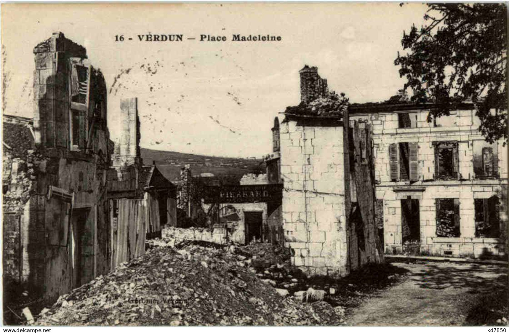 Verdun - Place Madeleine - Verdun