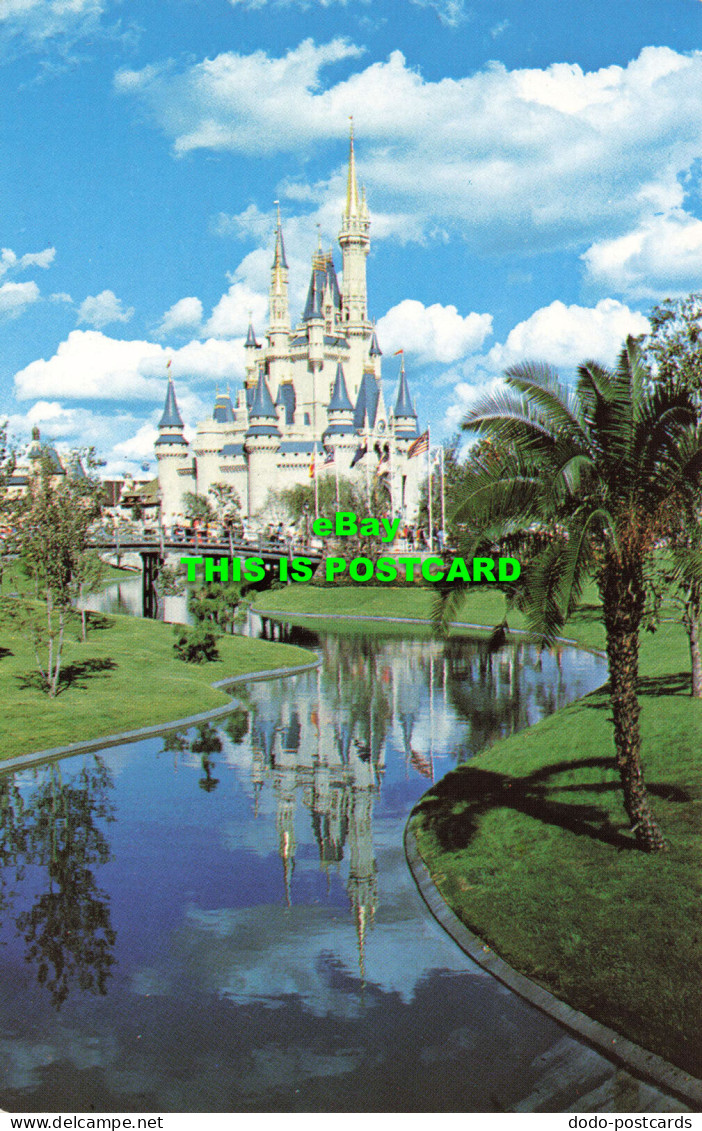 R574515 Cinderella Castle. Walt Disney Productions - Welt