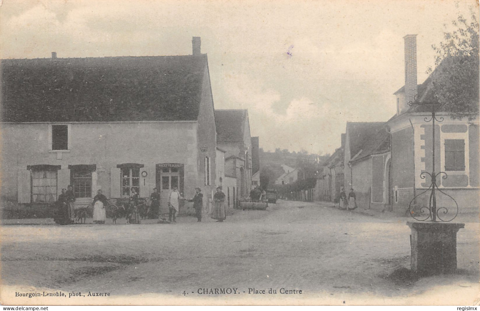 89-CHARMOY-PLACE DU CENTRE-N°2048-H/0321 - Charmoy