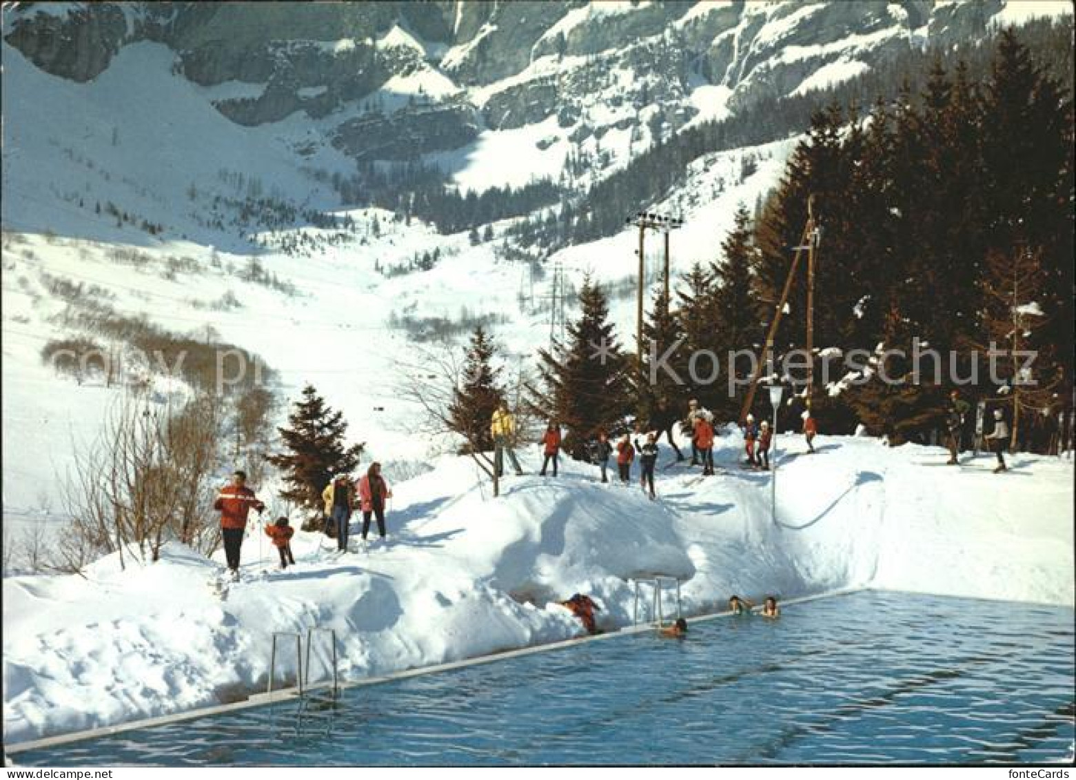 11875198 Leukerbad Thermalschwimmbad Im Winter Leukerbad - Autres & Non Classés