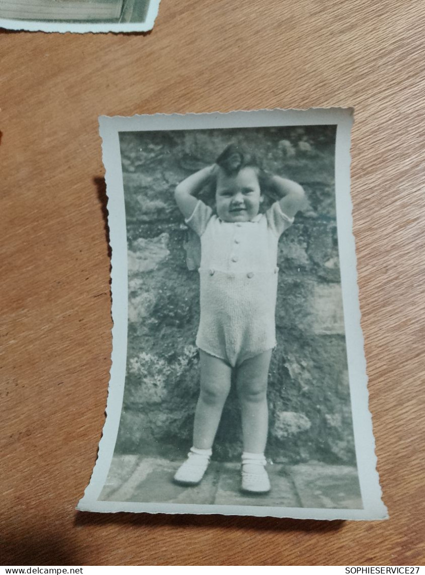 563 // PHOTO ANCIENNE BEBE 11 X 7 CMS - Anonymous Persons