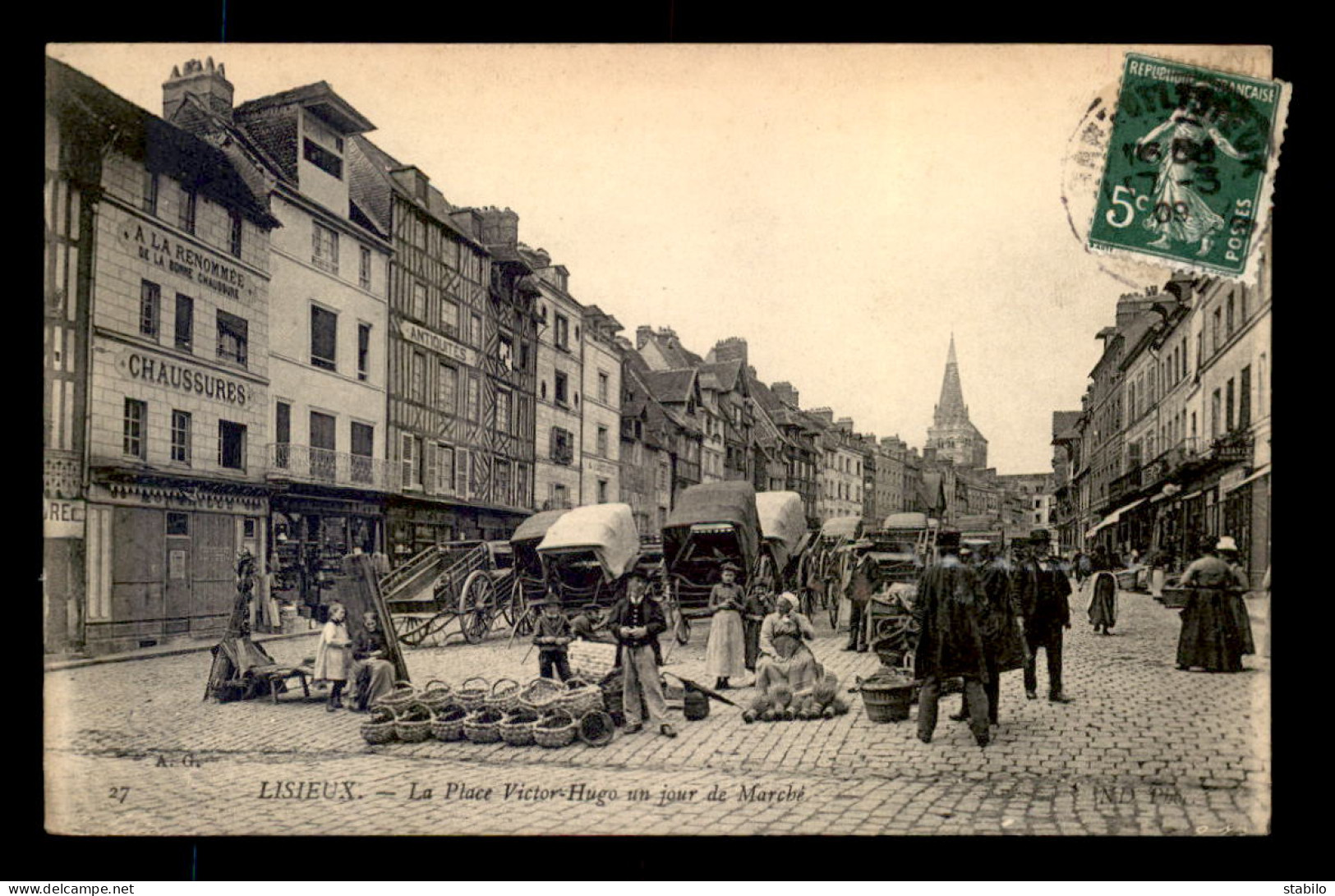 14 - LISIEUX - MARCHE PLACE VICTOR HUGO - Lisieux