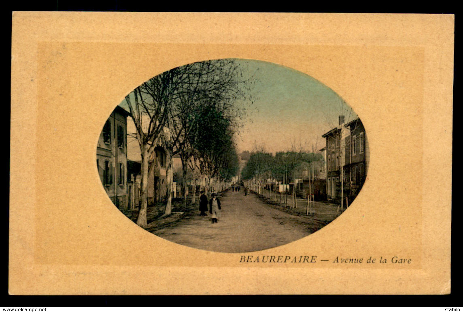 38 - BEAUREPAIRE - AVENUE DE LA GARE - VUE MEDAILLON GAUFREE - Beaurepaire