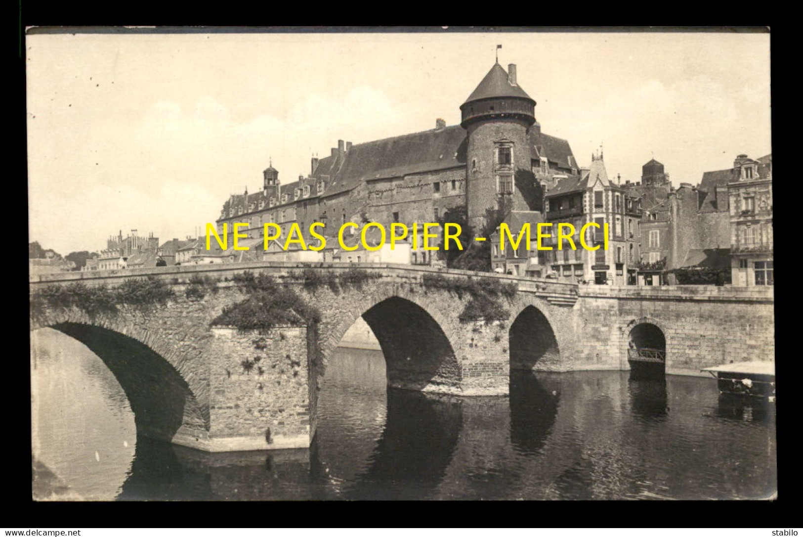 53 - LAVAL - LE CHATEAU ET LE PONT - BON A TIRER EDITEUR L.L. - CARTE PHOTO ORIGINALE - Laval