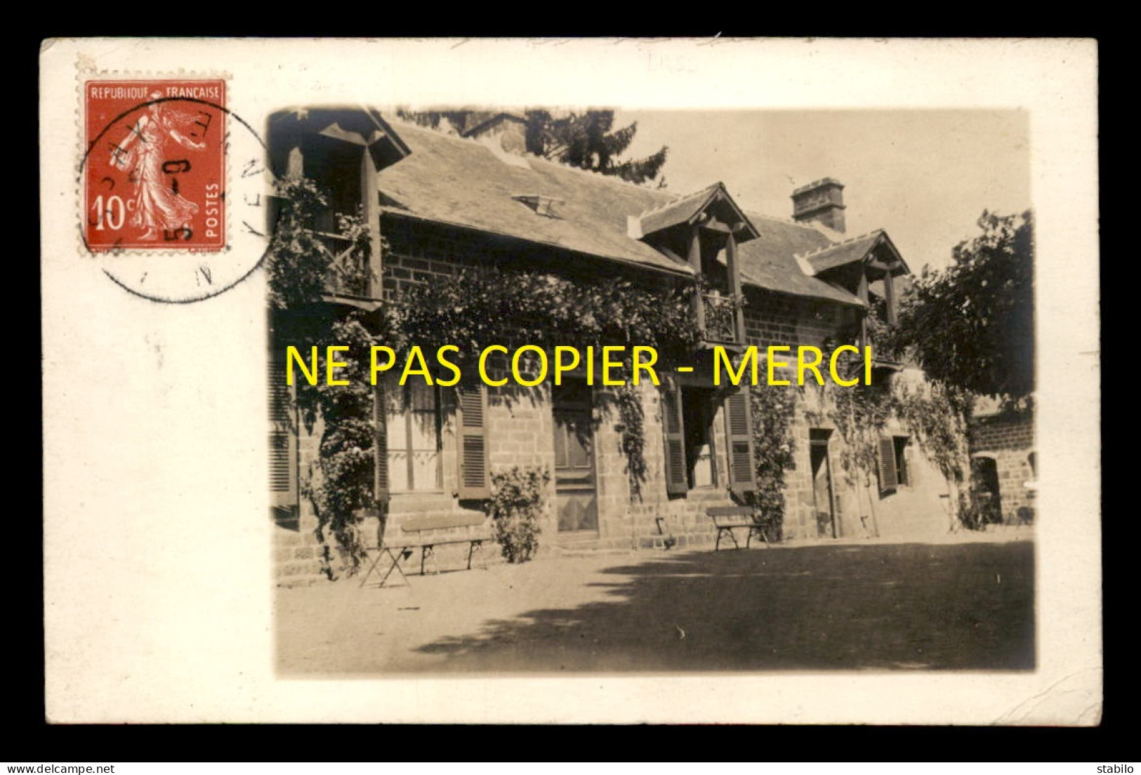 53 - LASSAY - UNE PROPRIETE - CACHET POSTAL DE LASSAY - 2 CARTES PHOTOS ORIGINALES - Lassay Les Chateaux