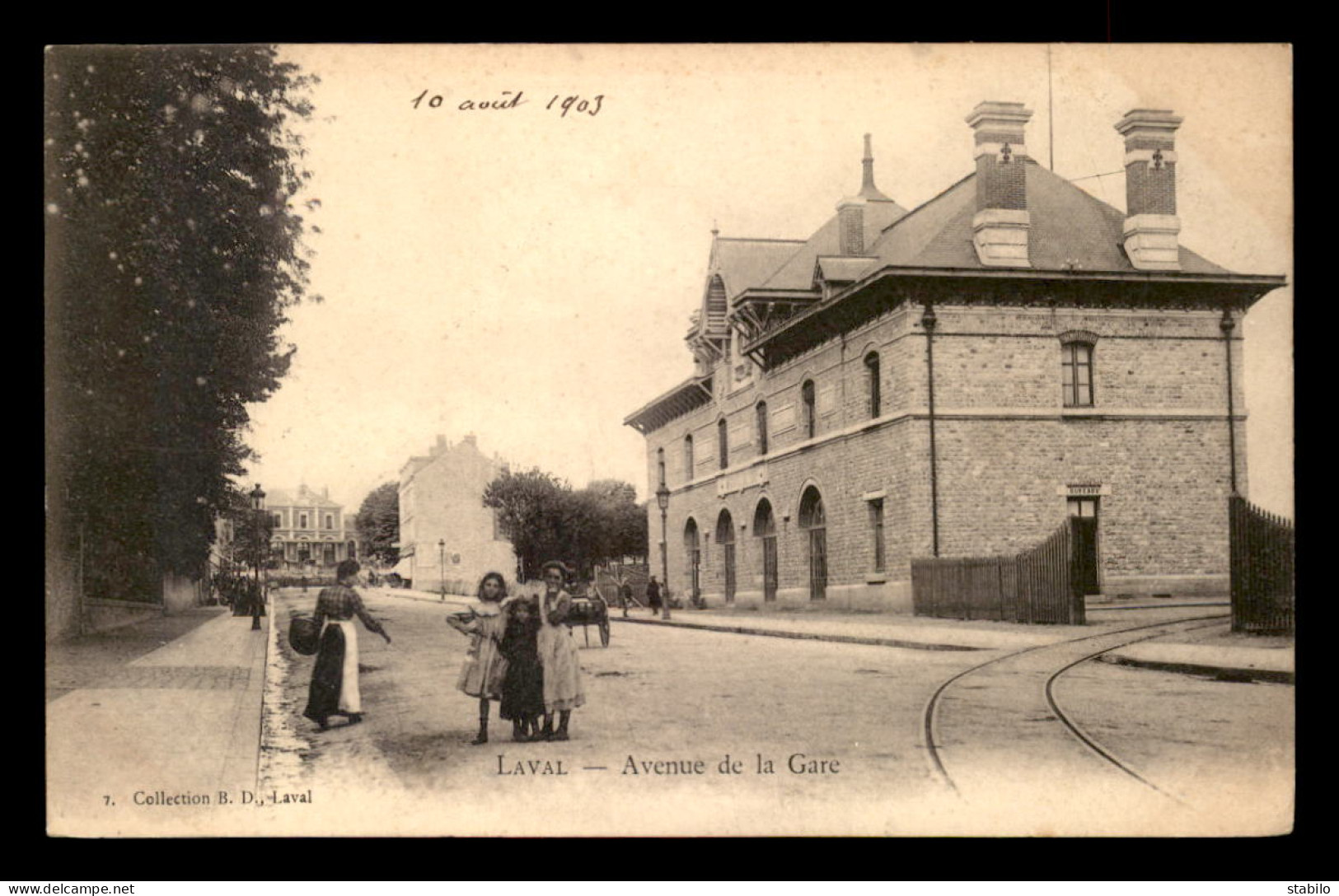 53 - LAVAL - AVENUE DE LA GARE DES TRAMWAYS - Laval