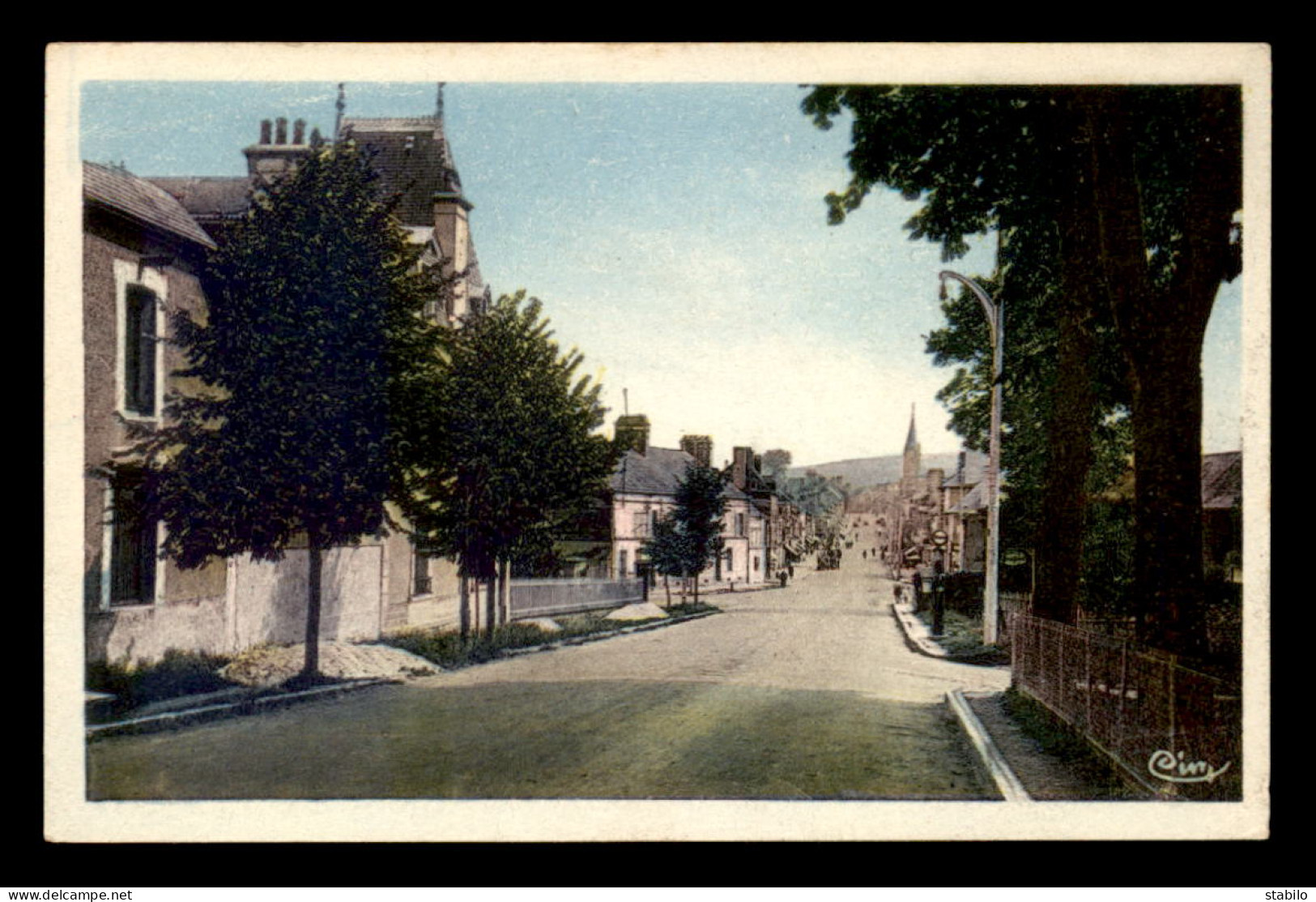 53 - PRE-EN-PAIL - LA GRAND'RUE - CARTE COLORISEE - Pre En Pail