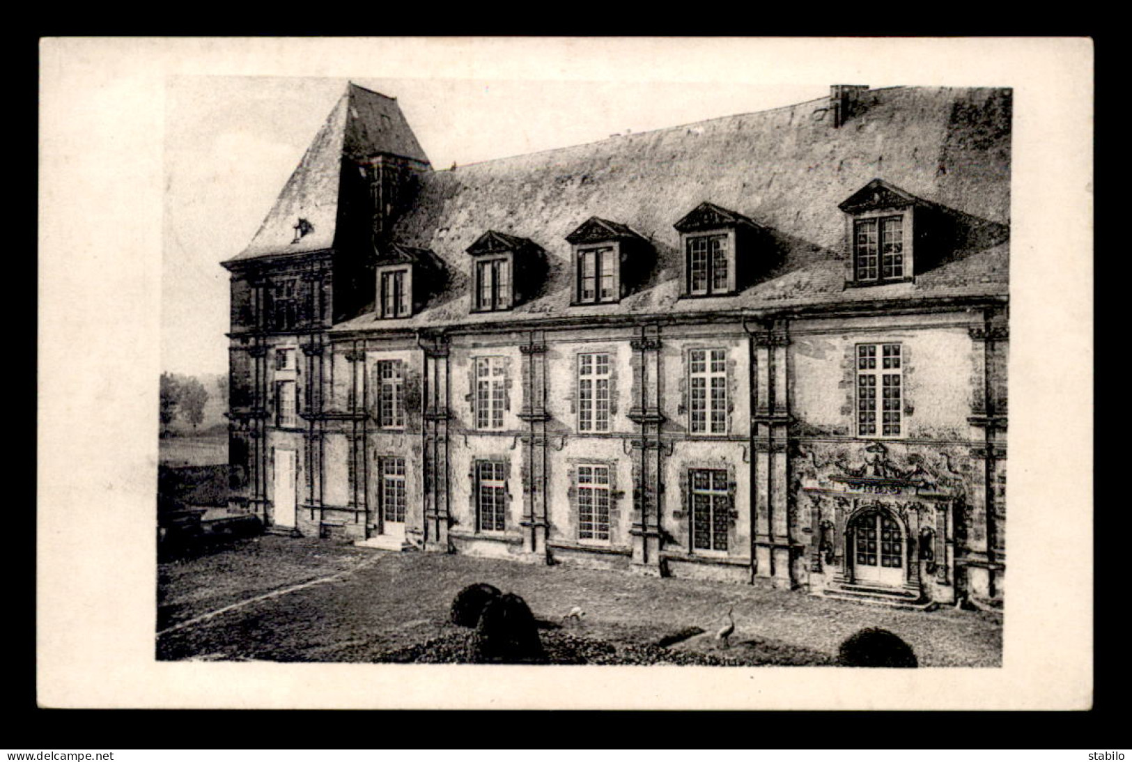 55 - LOUPPY-SUR-LOISON - COUR D'HONNEUR DU CHATEAU  - Other & Unclassified