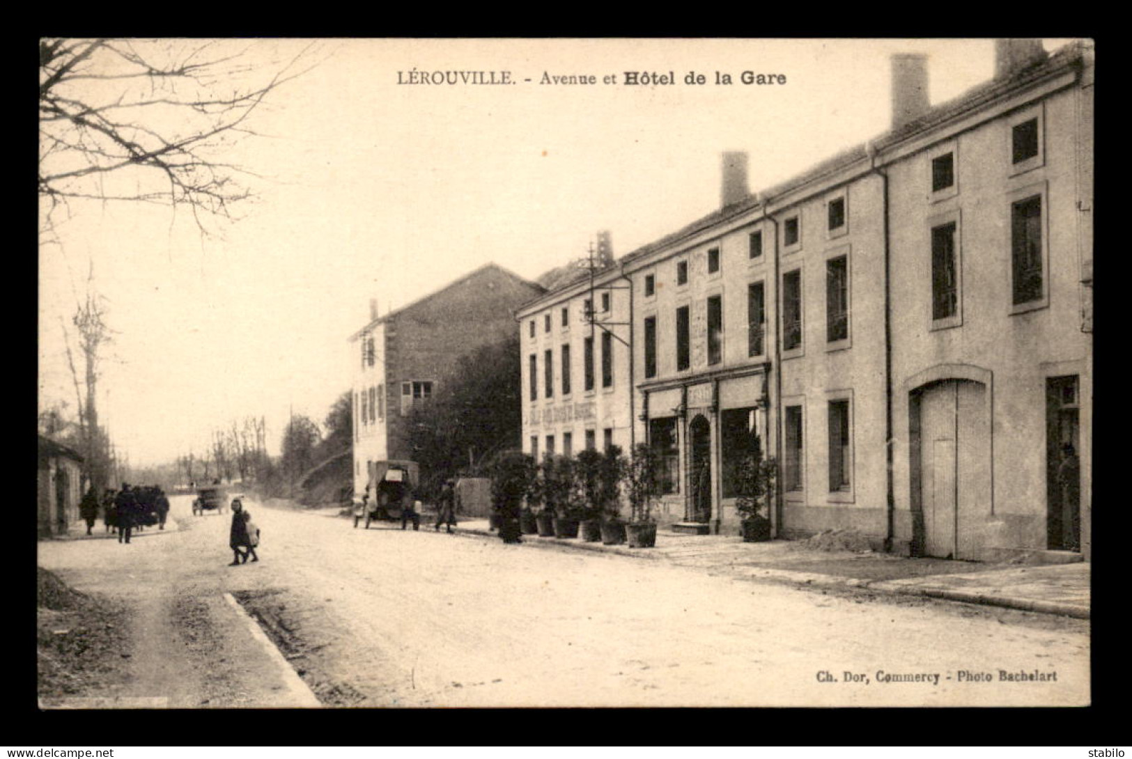55 - LEROUVILLE - AVENUE ET HOTEL DE LA GARE - EDITEUR CH. DOR - Lerouville