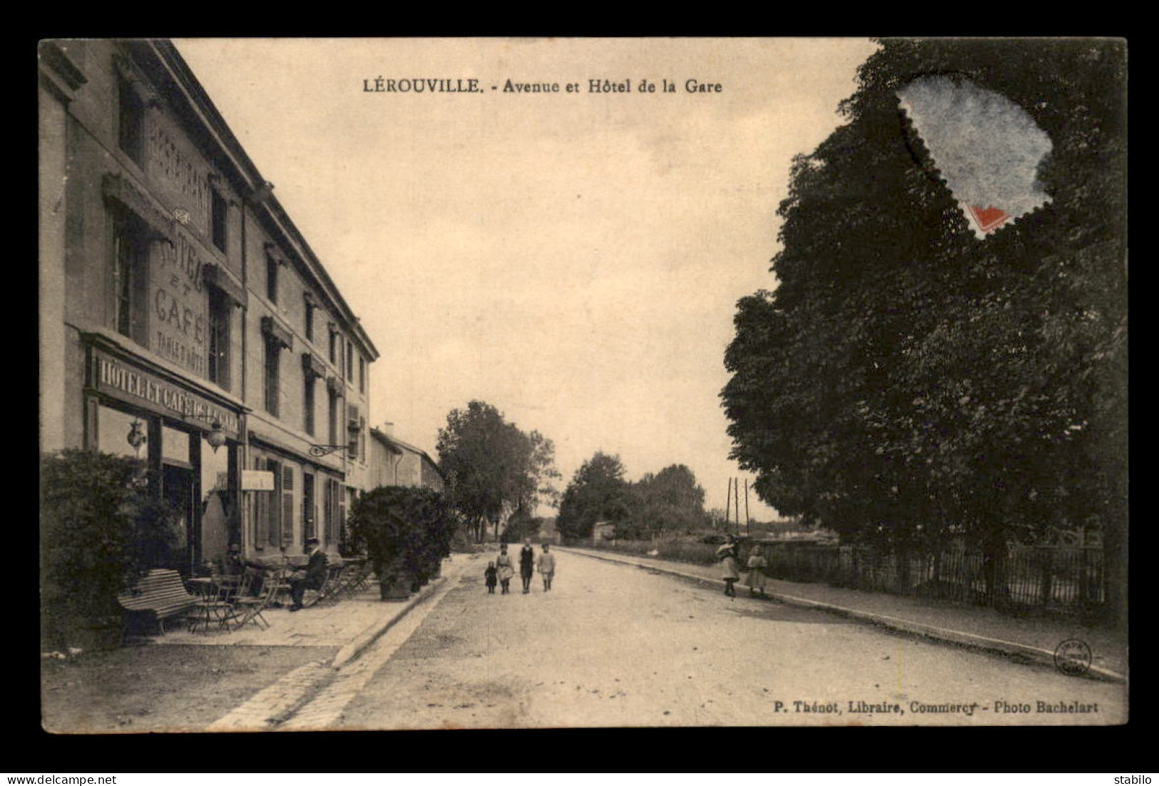 55 - LEROUVILLE - AVENUE ET HOTEL DE LA GARE - EDITEUR THENOT - Lerouville