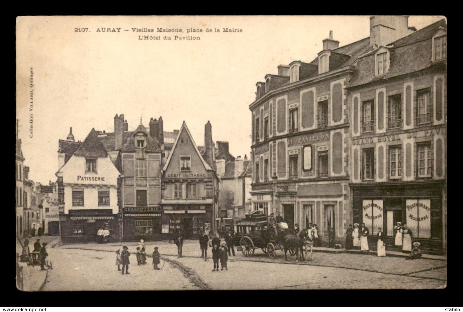 56 - AURAY - VIEILLES MAISONS PLACE DE LA MAIRIE - L'HOTEL DU PAVILLON - Auray