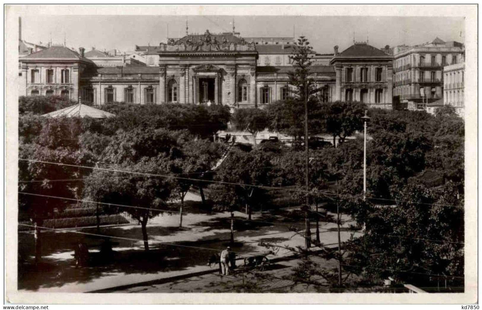 Oran - Square Garbe Et Palais De Justice - Oran