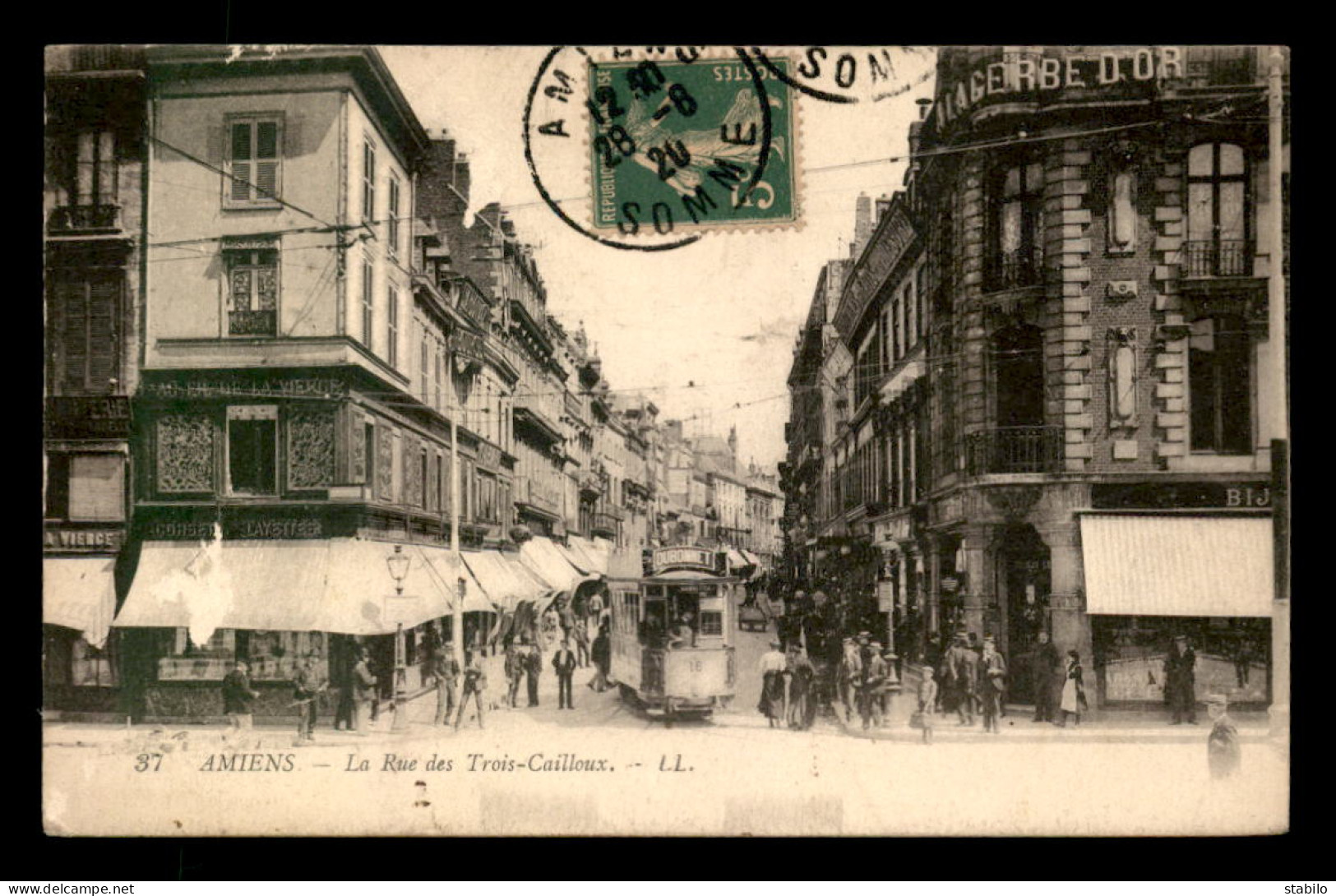 80 - AMIENS - LA RUE DES TROIS CAILLOUX - Amiens