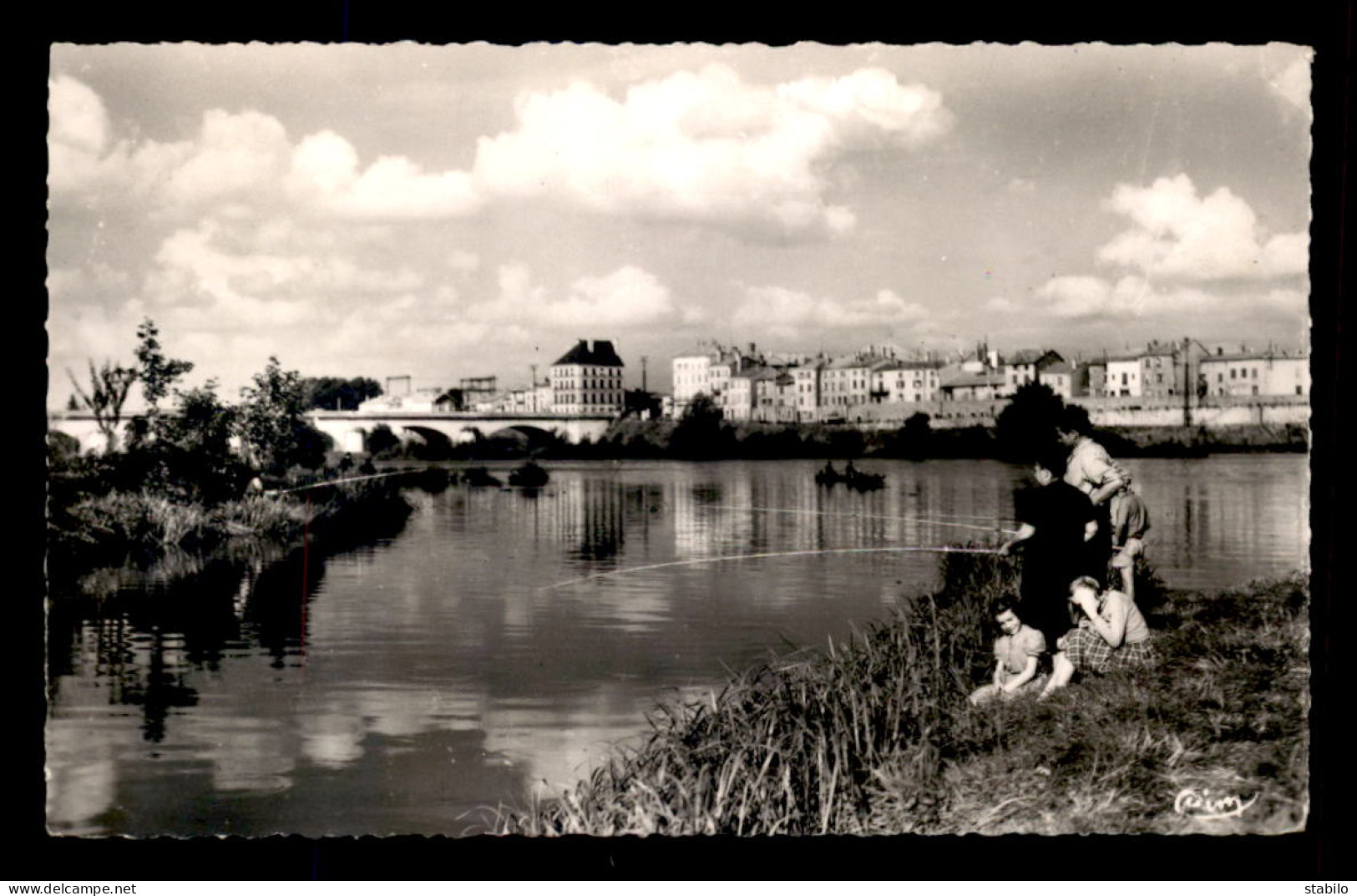 42 - ROANNE - LE COTEAU ET LES BORDS DE LA LOIRE - PECHE A LA LIGNE - Roanne