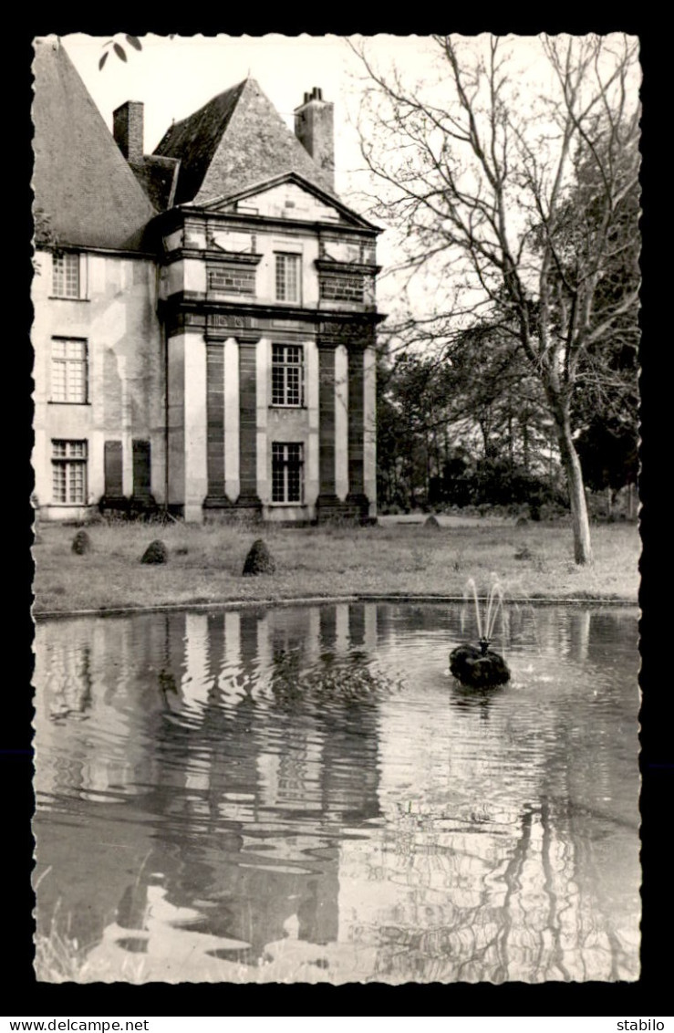 63 - CHATEAU D'EFFIAT - AILE SUD ET MIROIR D'EAU - Other & Unclassified