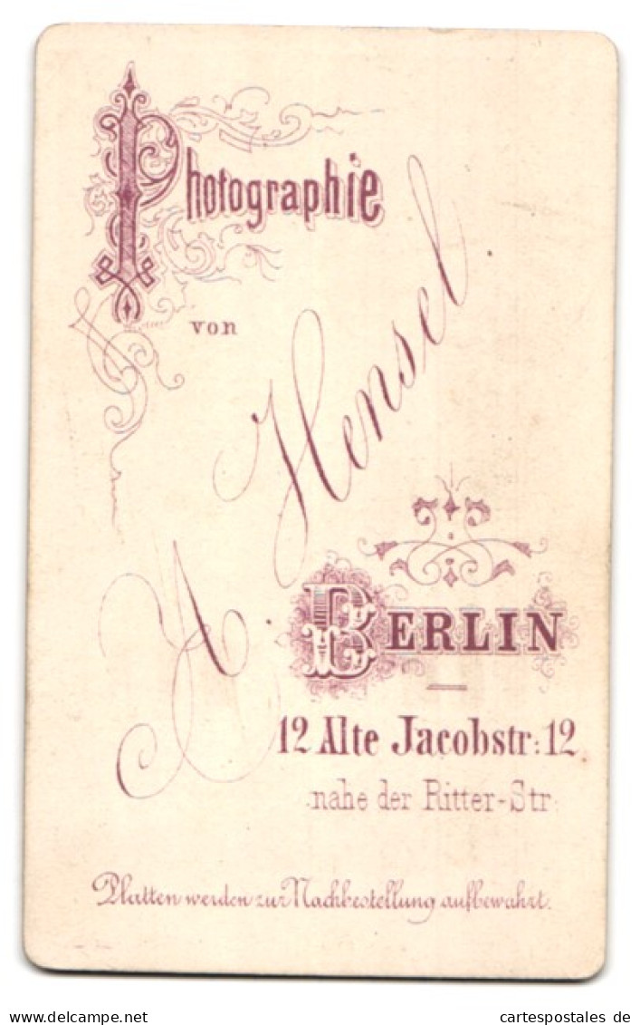 Fotografie A. Hensel, Berlin, Alte Jacobstr. 12, Portrait Junge Dame Im Hellen Kleid Mit Brosche  - Anonymous Persons