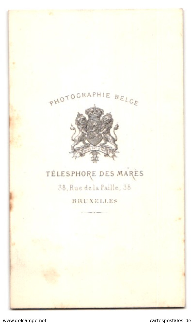 Fotografie Telesphore Des Mares, Bruxelles, Rue De La Paille 38, Portrait Herr Im Anzug Mit Zylinder Und Backenbart  - Anonymous Persons