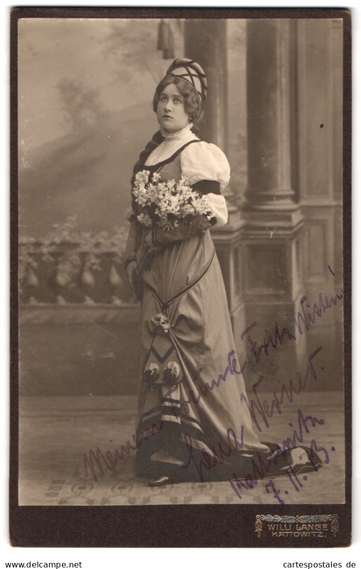 Fotografie Willi Lange, Kattowitz, Querstr. 7, Portrait Schauspielerin Lena Werner Im Bühnenkostüm, Autograph, 1913  - Berühmtheiten