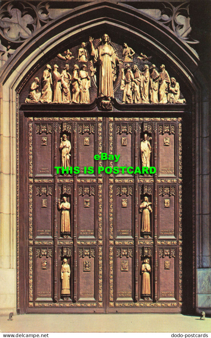 R574958 St. Patricks Cathedral. Bronze Doors Dedicated Christmas 1949. Archbisho - Monde