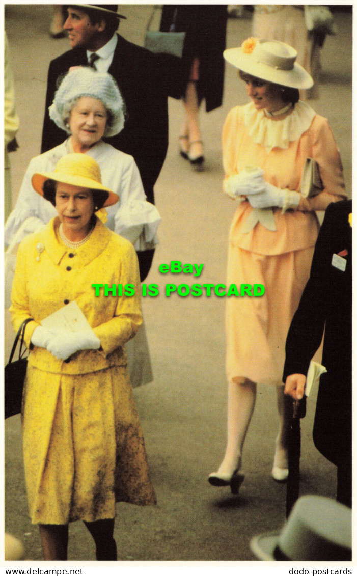 R574969 Lady Diana Spencer With Queen And Queen Mother At Ascot. Royal Wedding S - Wereld