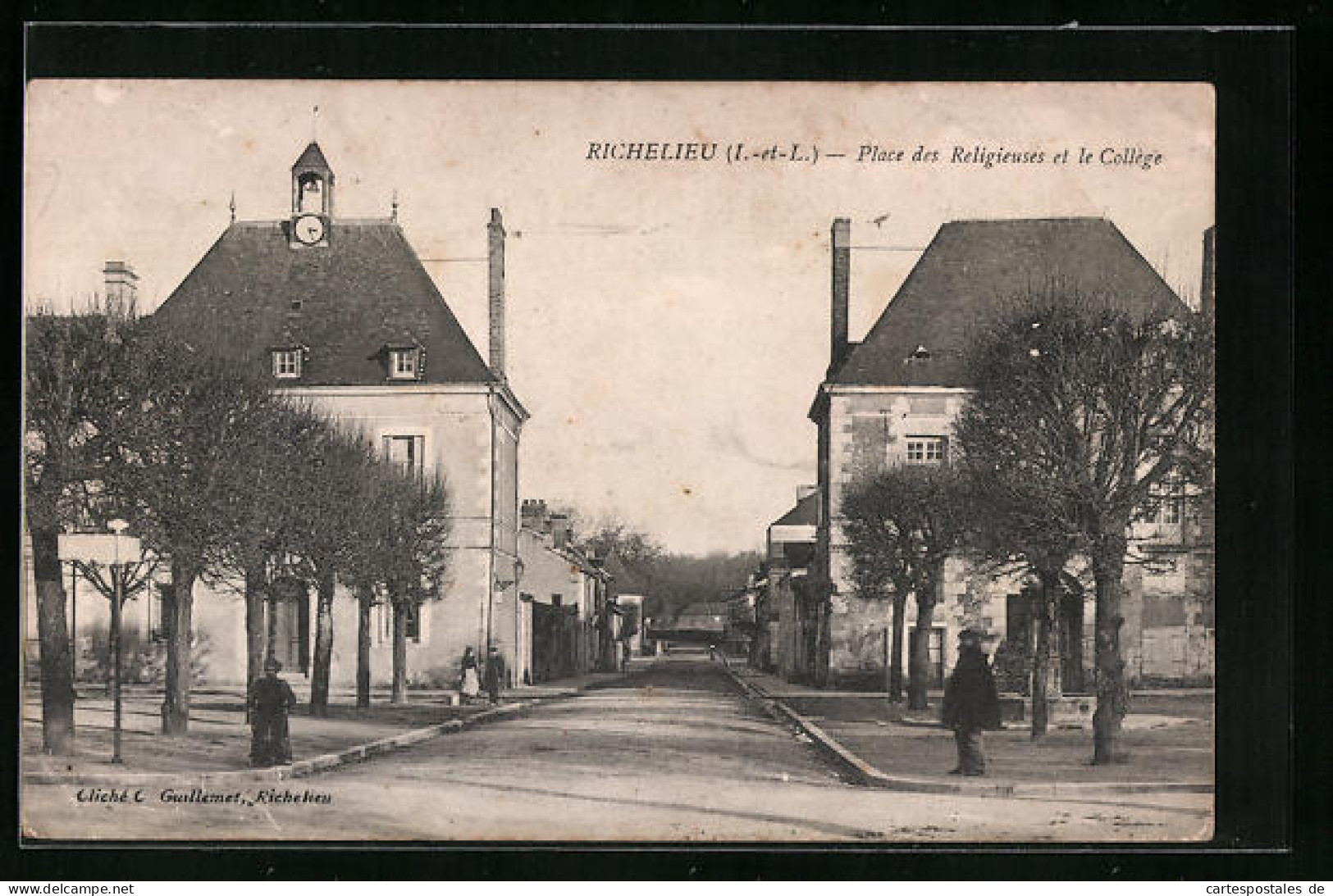 CPA Richelieu, Place Des Religieuses Et Le Collège  - La Riche