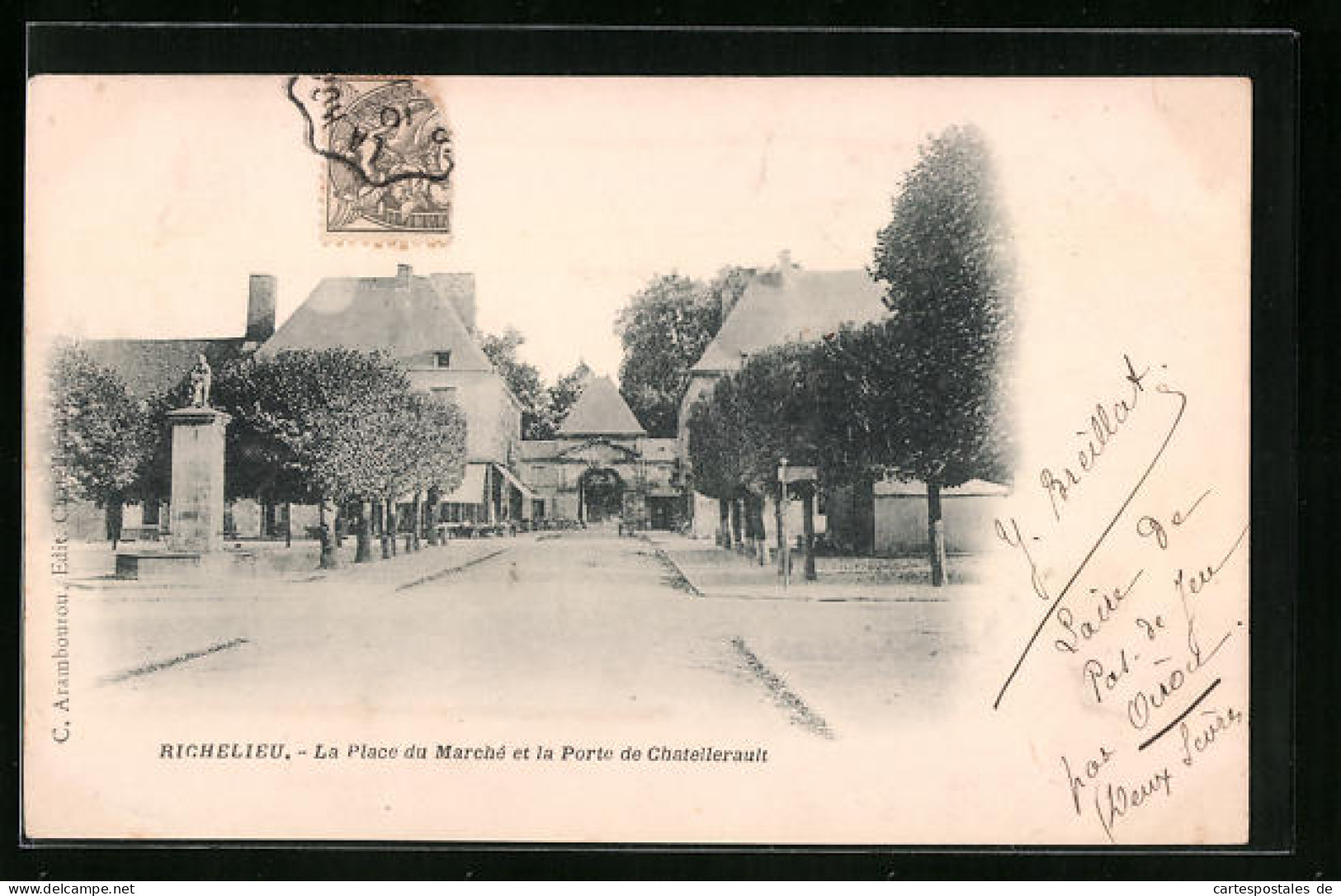 CPA Richelieu, La Place Du Marché Et La Porte De Chatellerault  - La Riche