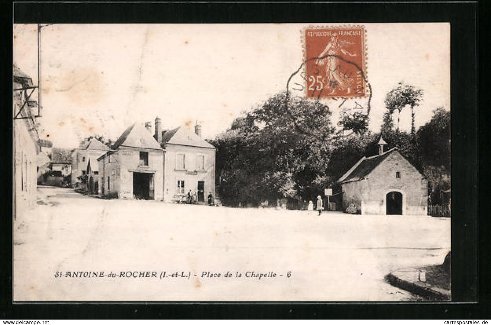 CPA Saint-Antoine-du-Rocher, Place De La Chapelle  - Otros & Sin Clasificación