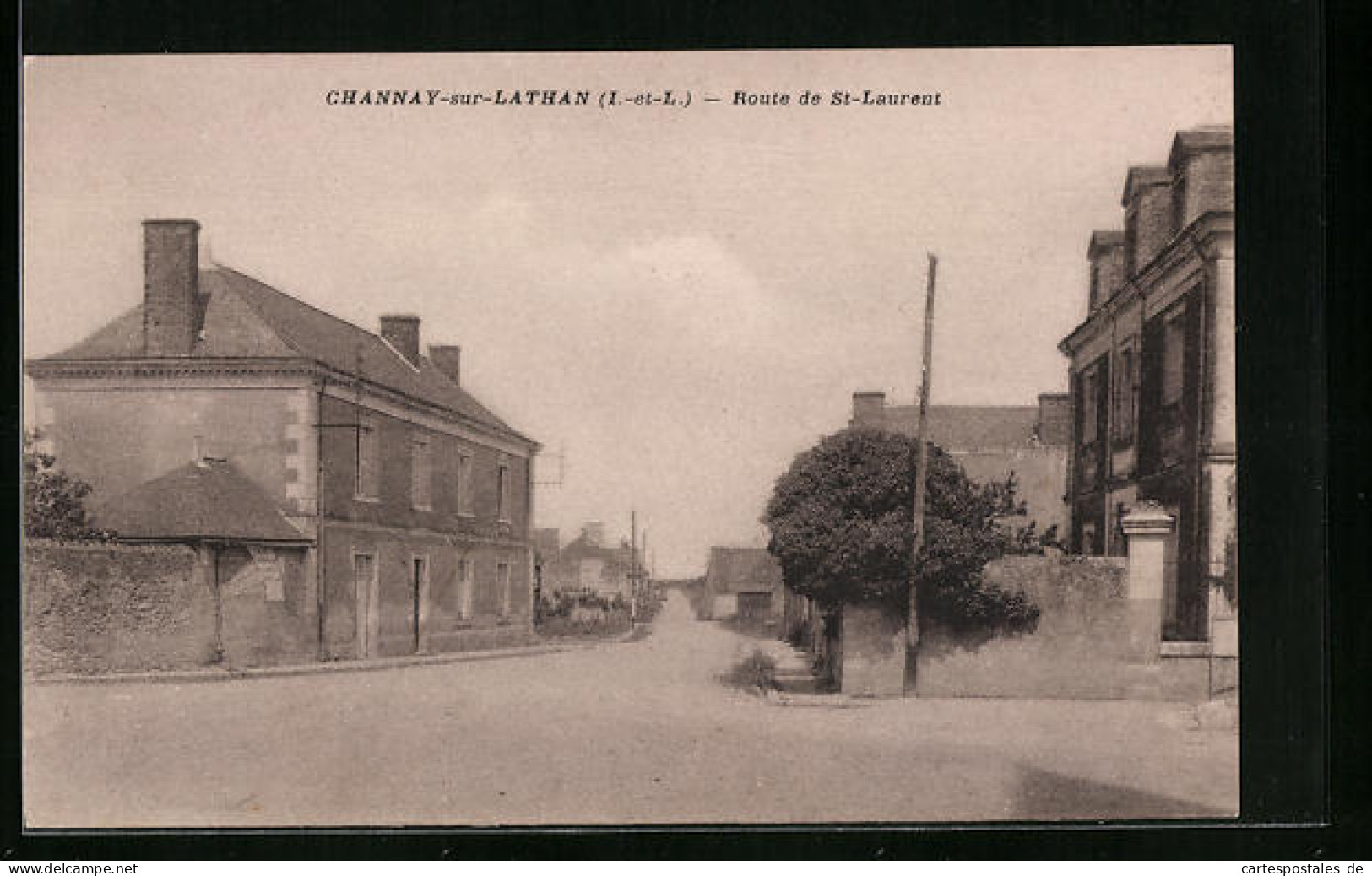 CPA Channay-sur-Lathan, Route De St Laurent  - Otros & Sin Clasificación