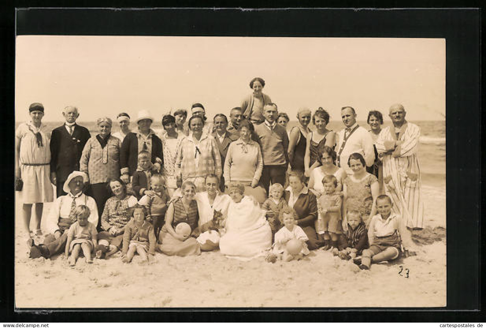 Foto-AK Urlauber In Bademode Beim Erinnerungsfoto  - Fashion